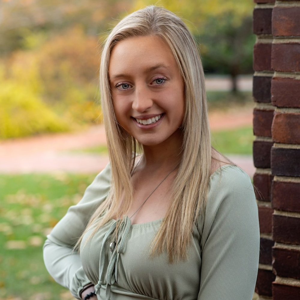 Meet your Posher, Nicole